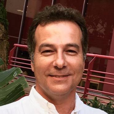 Dr. Lionel Cervera